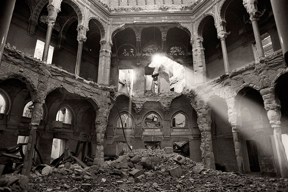 Las ruinas de la biblioteca de Sarajevo. ©Gervasio Sánchez
