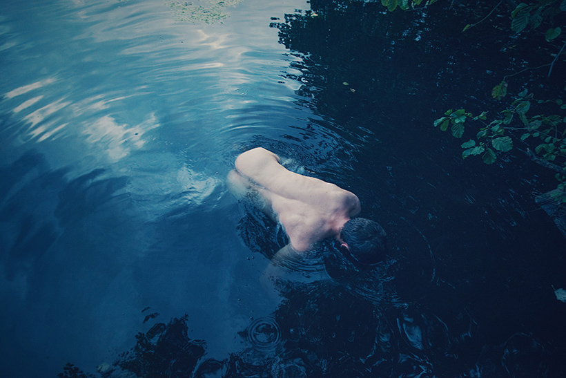 Underwater drowning girl